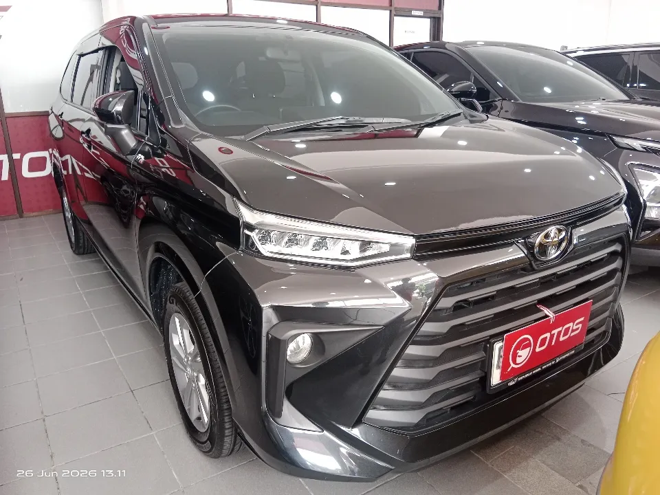 mobil bekas di bawah 200 juta: toyota avanza tipe E